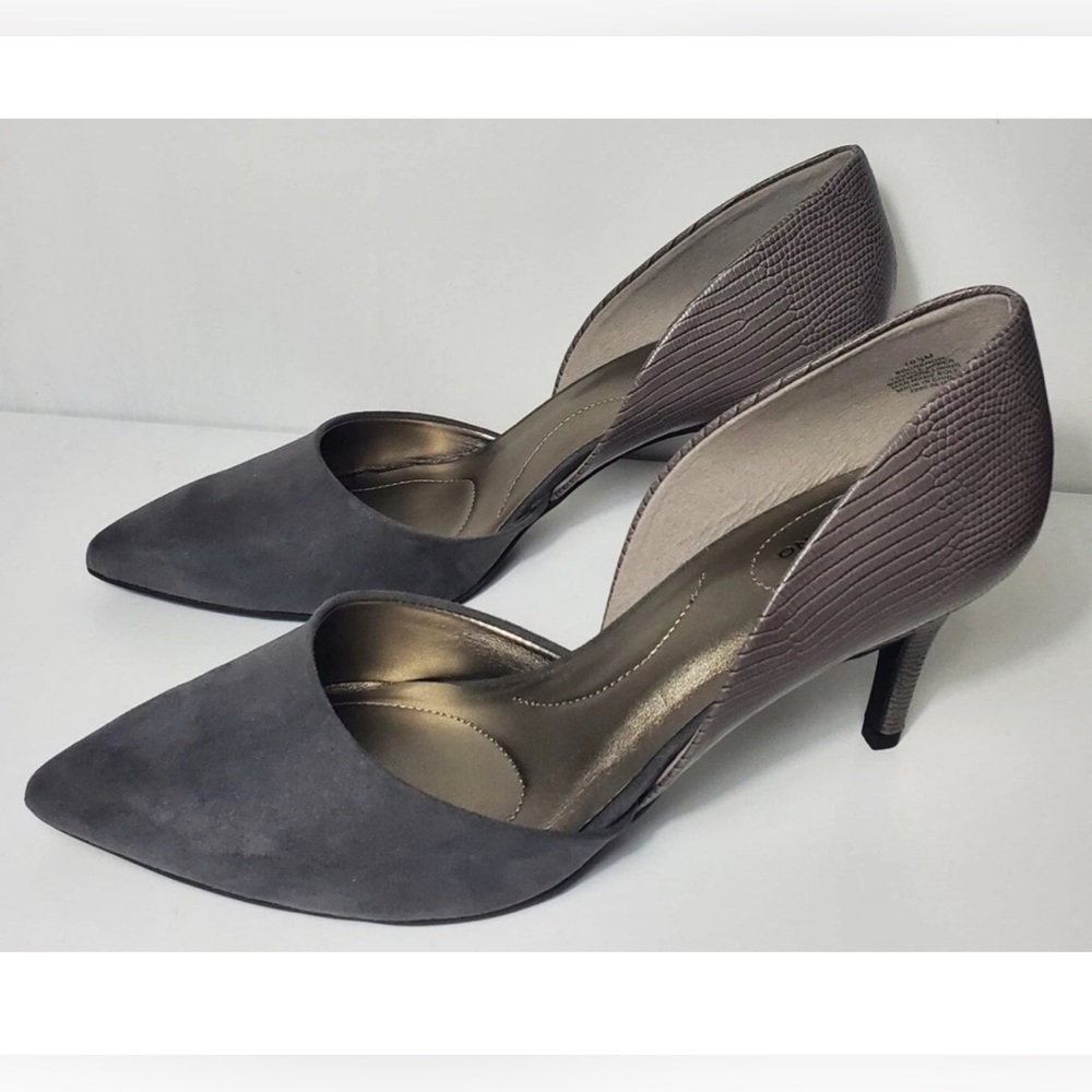Bandolino‎ Grenow Gray Suede Embossed D’Orsay Heels